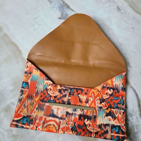 BCBG clutch - Picture 3 of 5